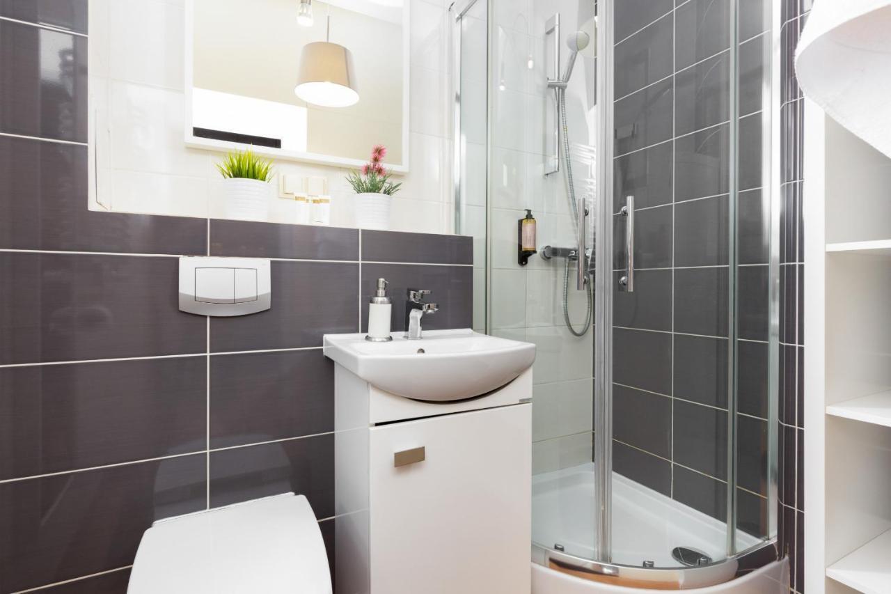 Apartment Warsaw Hoza By Noclegi Renters Kültér fotó